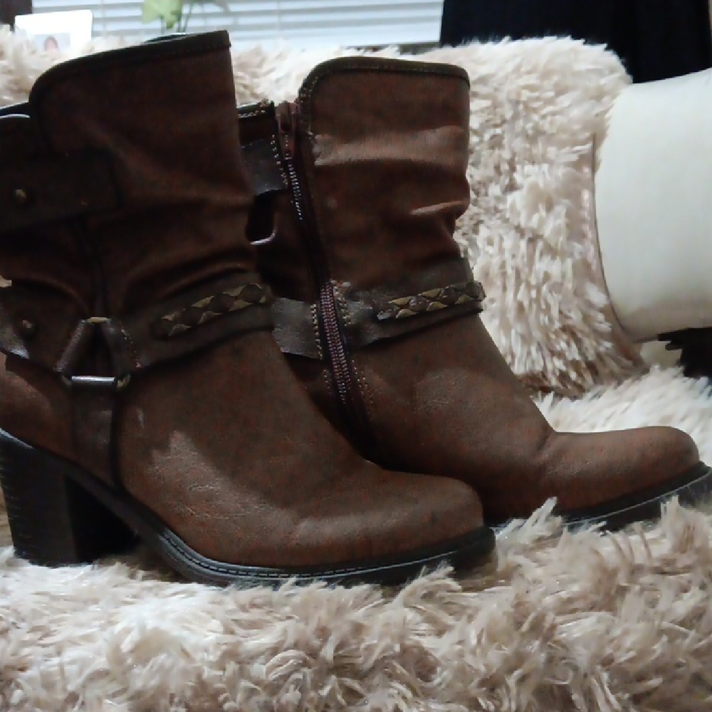 Brown Calf Thick Heeled Semi Slouch Belted Boots Faux Leather Zip Closure